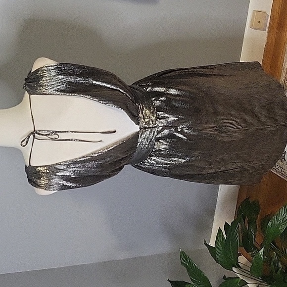 MNG Mango Textured Deep V Neck Pockets Lined Silver Metallic Mini Dress Sz 2 - Picture 6 of 16